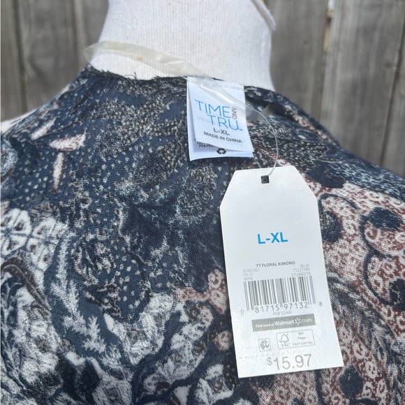💝7 for $21 / Blue and Cream Floral Cover Up with Flare Sleeves - Picture 15 of 16